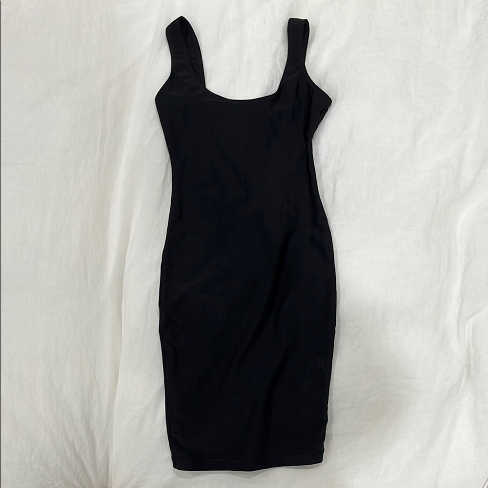 Black Sleeveless Bodycon Dress